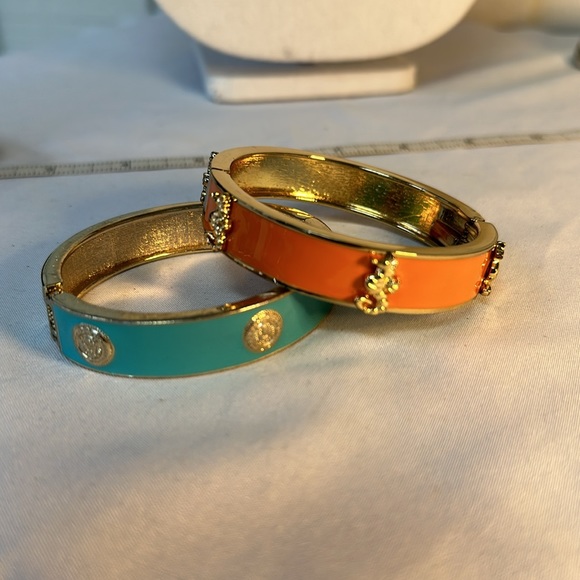 Gorgeous enameled clamper bracelets resort style - Picture 7 of 7